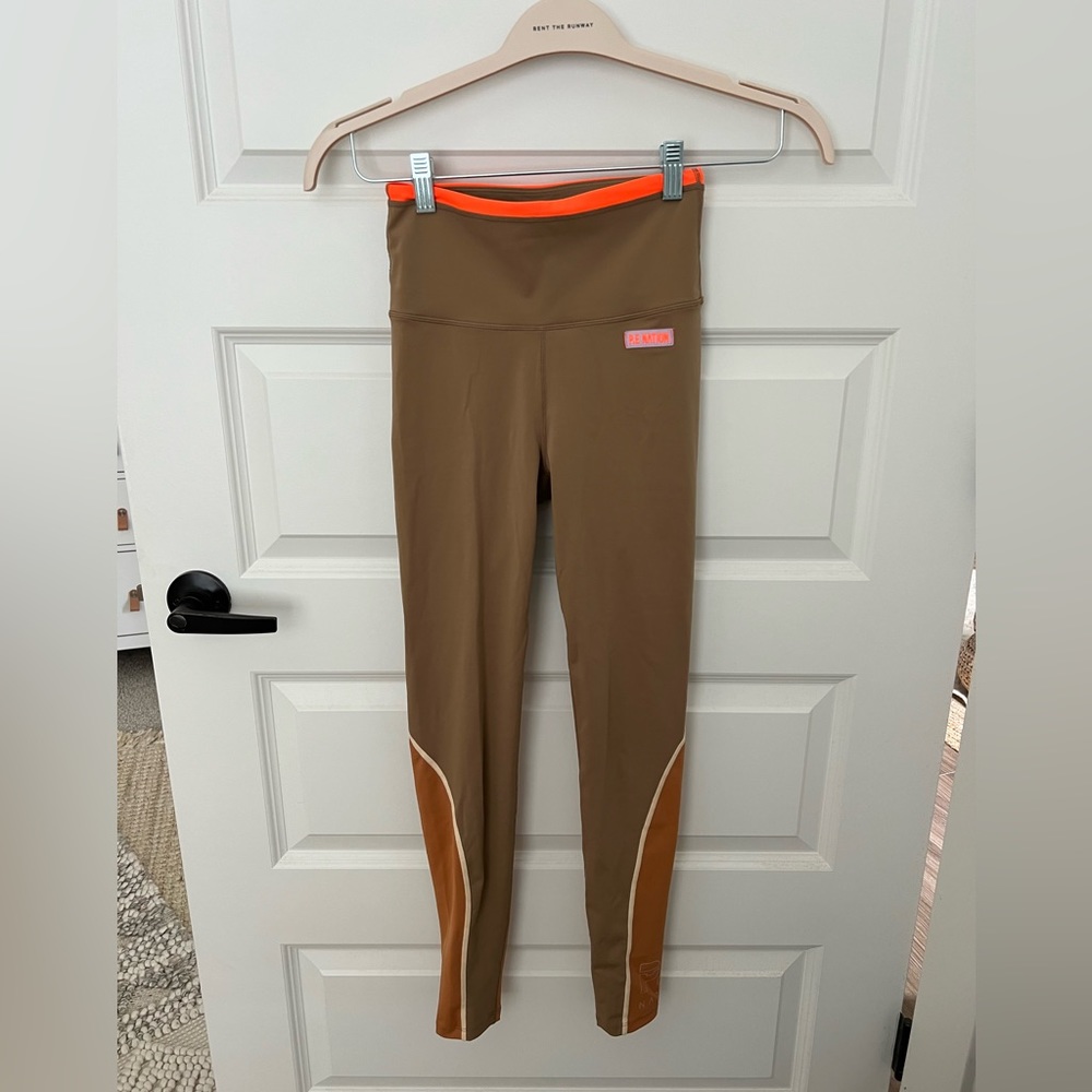 PE Nation Backline Legging in Tannin 
(Size: S)